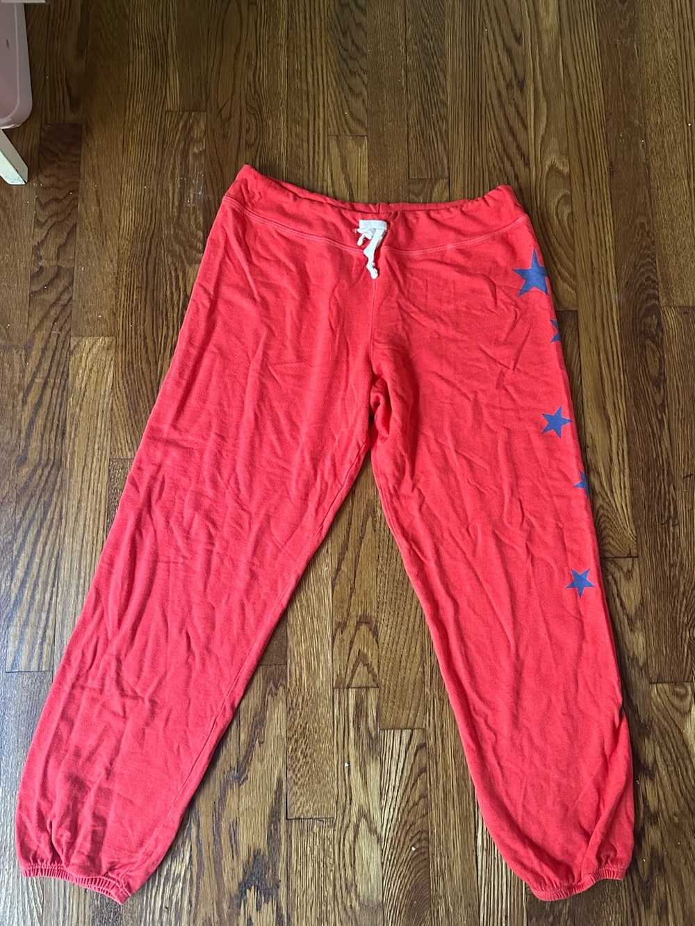 Sundry Women’s Red Star-Accent Jogger Bottoms
